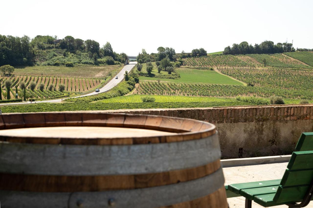 Monna Caterina Wine Resort Винчи Екстериор снимка
